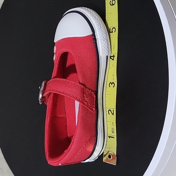 Converse Velcro Closure Shoes with Heart Buckle Infants Size 5 - Picture 7 of 8